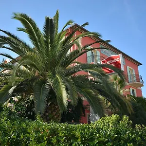 https://albergo-hotel.fr-provencehotel.com